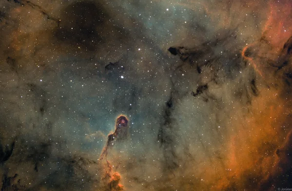 Sloní chobot — IC 1396, Sh2-131