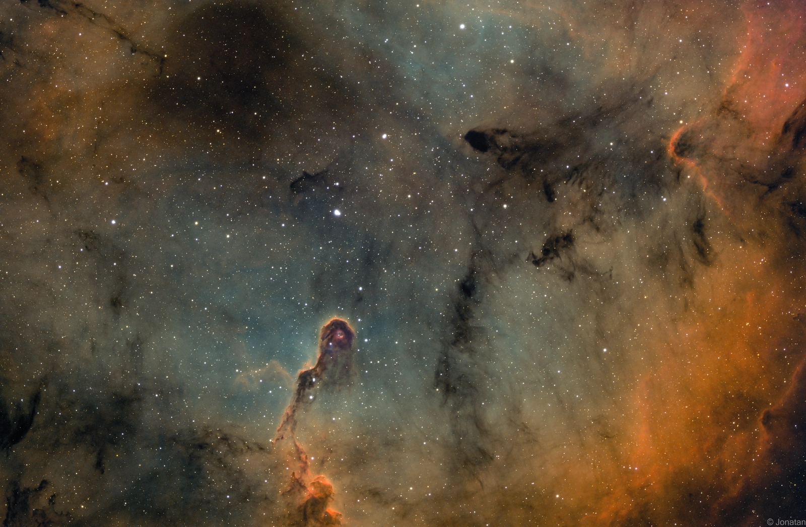Sloní chobot — IC 1396, Sh2-131